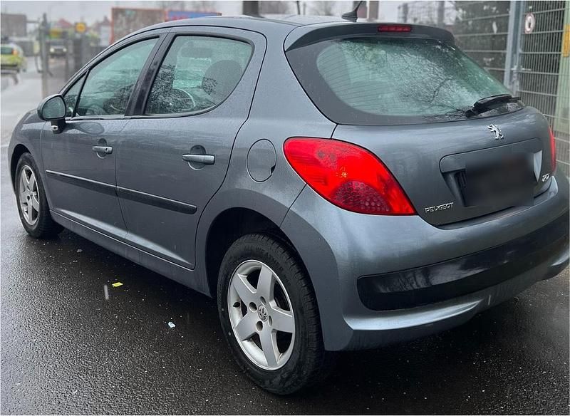 Gebraucht Peugeot 207 95 PS (69 kW) 2009 Grau Kleinwagen