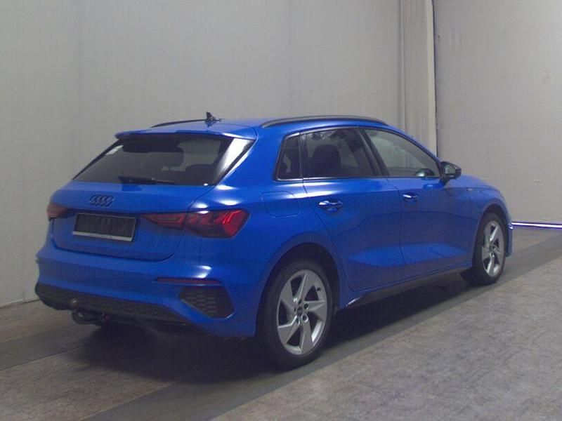 Gebraucht Audi A3 e-tron Ambiente 109 PS (80 kW) 2022 Blau Kleinwagen