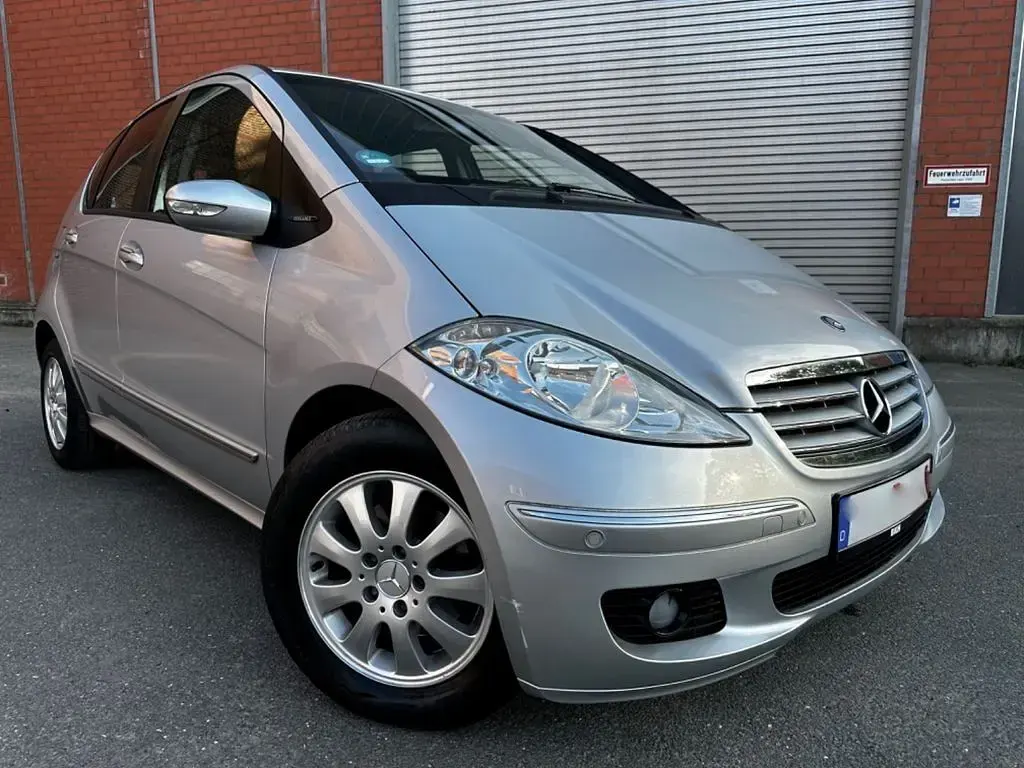 Używany Mercedes A170 116 KM (85 kW) 2006 Srebrny Sedan/Limuzyna
