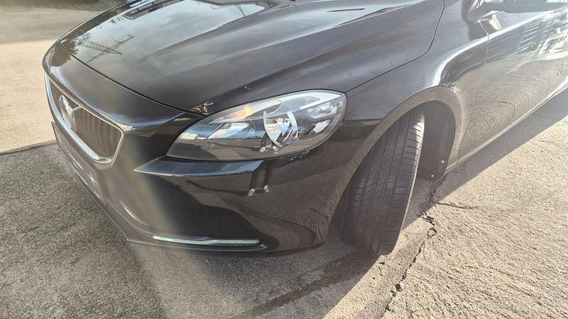 Gebraucht Volvo V40 Kinetic 122 PS (89 kW) 2017 Schwarz Limousine