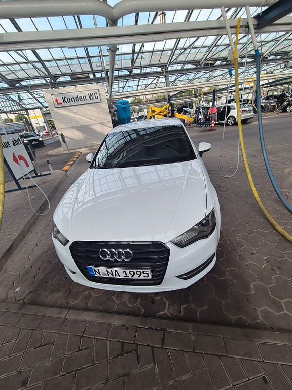 Gebraucht Audi A3 Ambiente 150 PS (110 kW) 2015 Weiß Limousine