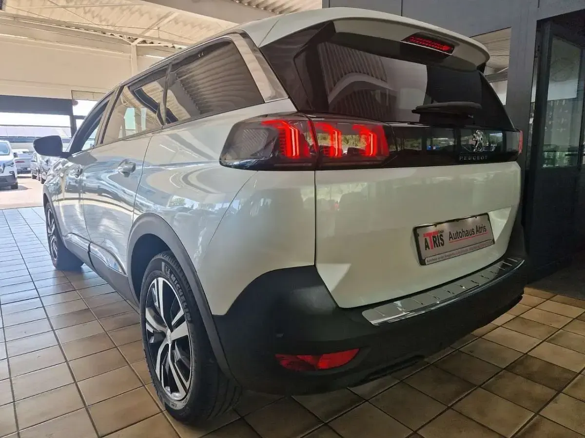 Gebraucht Peugeot 5008 Allure 131 PS (96 kW) 2021 Lack weiss perlglänzend/metall SUV