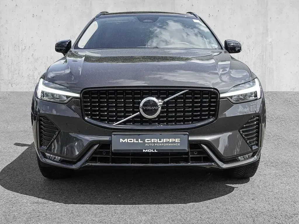 Gebraucht Volvo XC60 Plus 197 PS (144 kW) 2024 Platinum grey / metallic SUV