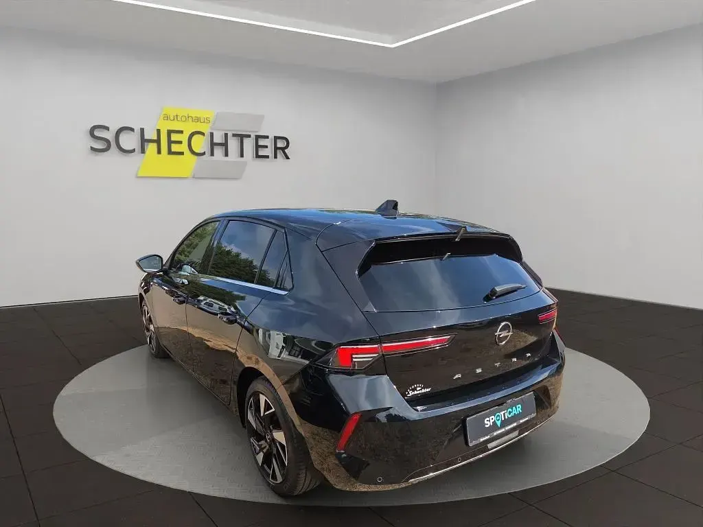 Gebraucht Opel Astra Elegance 131 PS (96 kW) 2022 Karbon schwarz metallic (metallic) Kleinwagen