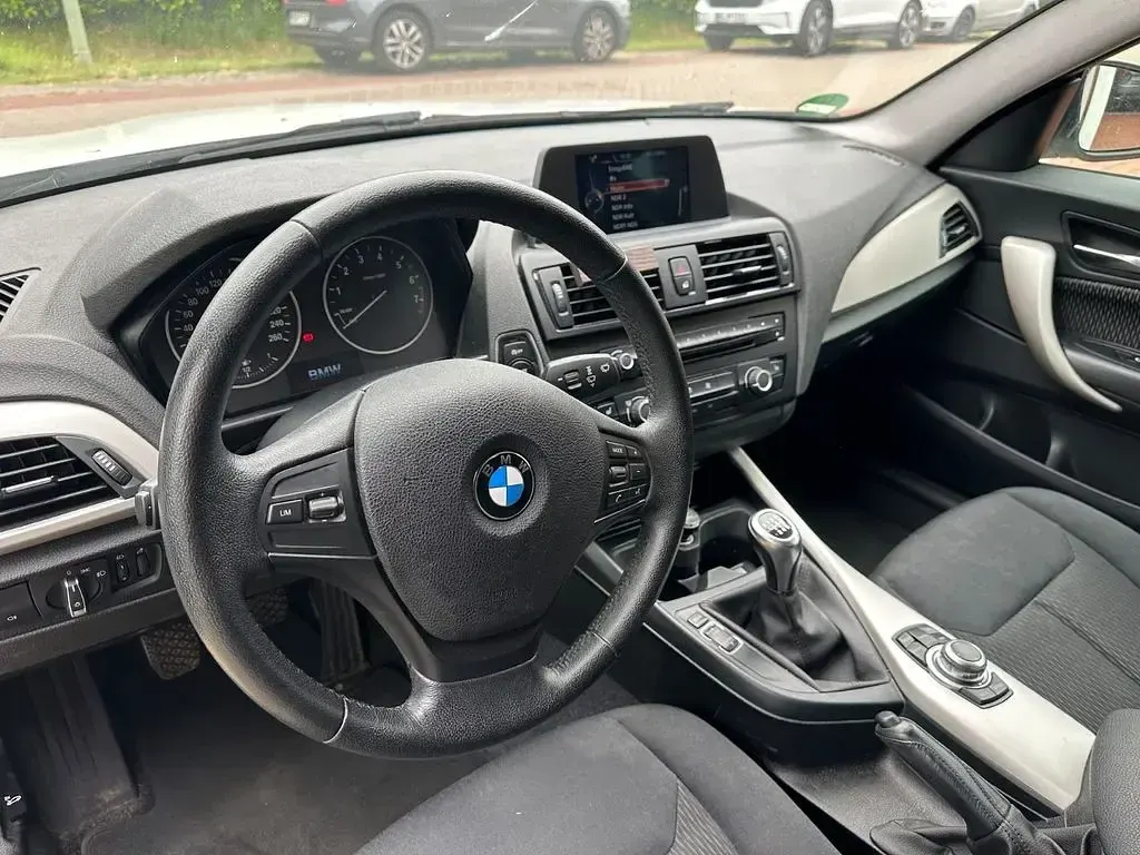 Gebraucht BMW 114 102 PS (75 kW) 2014 Weiß Kleinwagen
