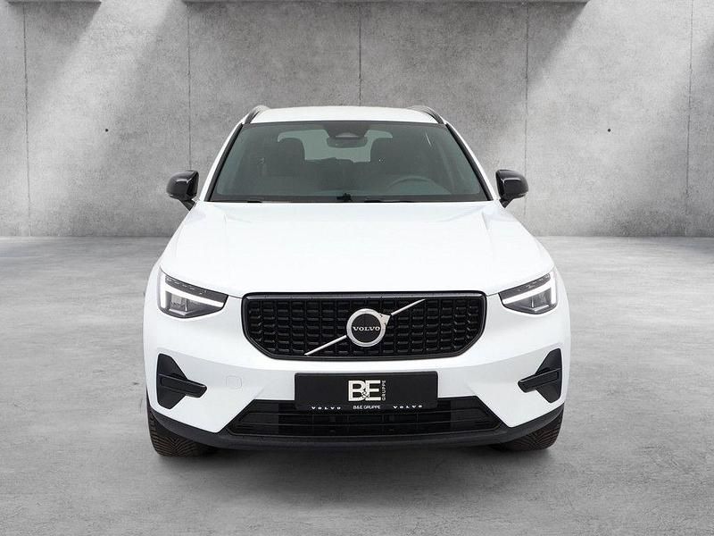 Neu Volvo XC40 Plus 163 PS (119 kW) 2025 Weiß SUV