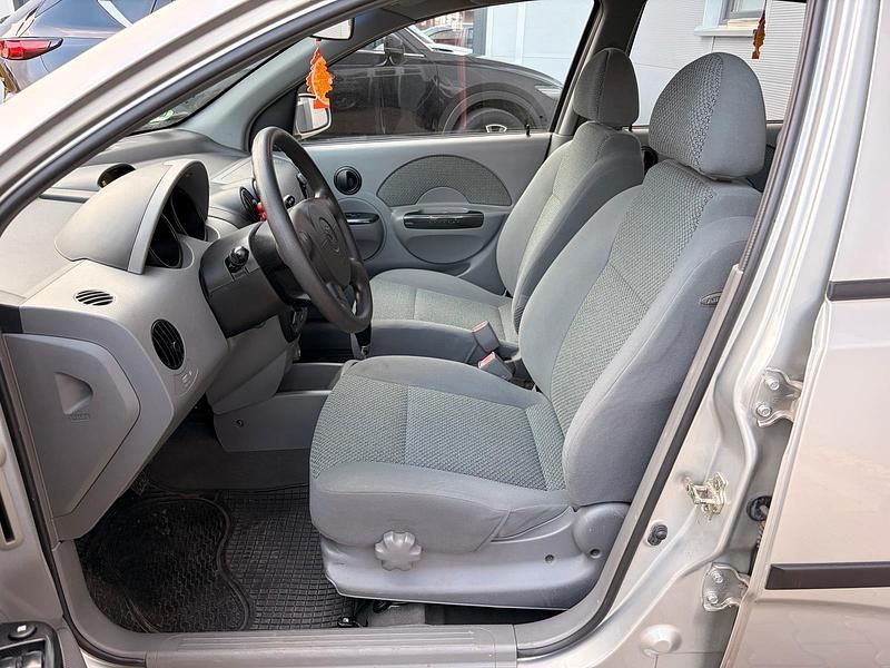 Gebraucht Chevrolet Kalos 94 PS (69 kW) 2003 Silber Limousine