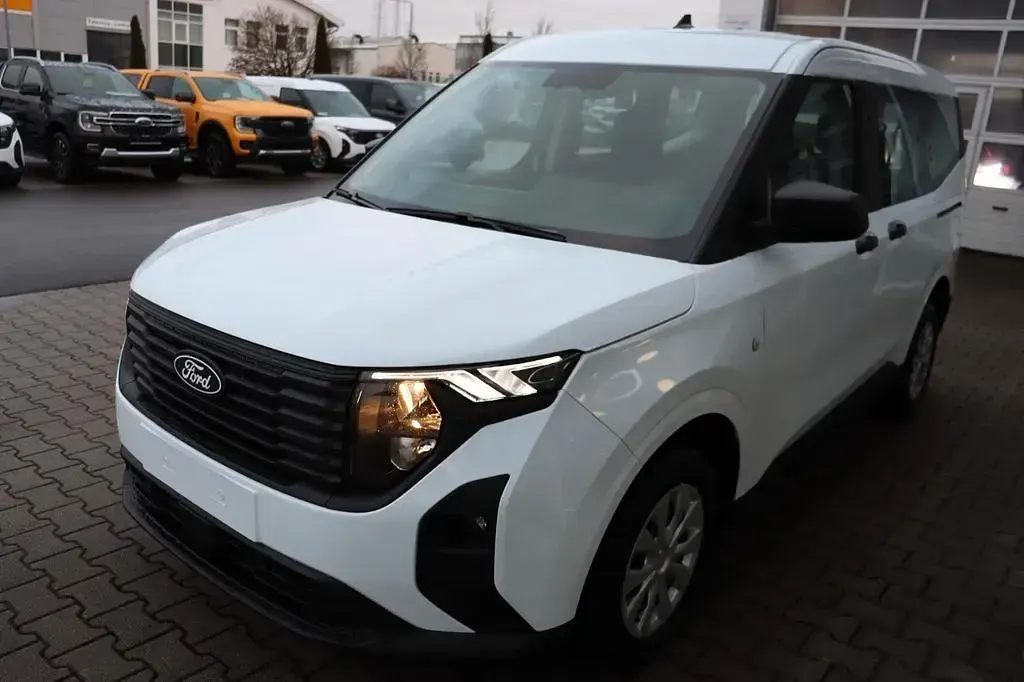 Neu Ford Tourneo Courier 125 PS (91 kW) 2026 Frozen white Van / Kleinbus