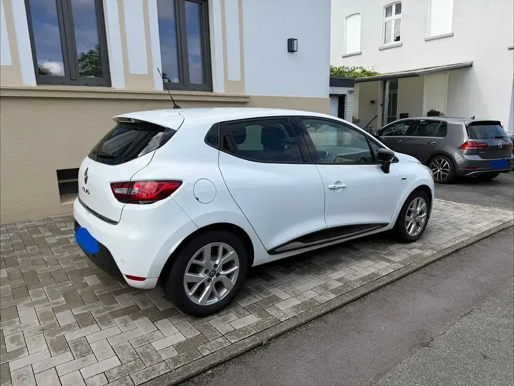 Gebraucht Renault Clio LIMITED 76 PS (55 kW) 2019 Weiß Limousine