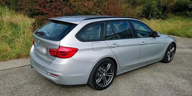 Gebraucht BMW 320 190 PS (139 kW) 2015 Silber Kombi