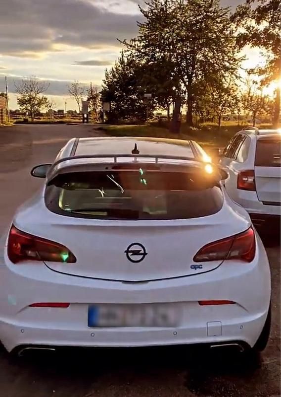 Gebraucht Opel Astra OPC 280 PS (205 kW) 2015 Weiß Coupé