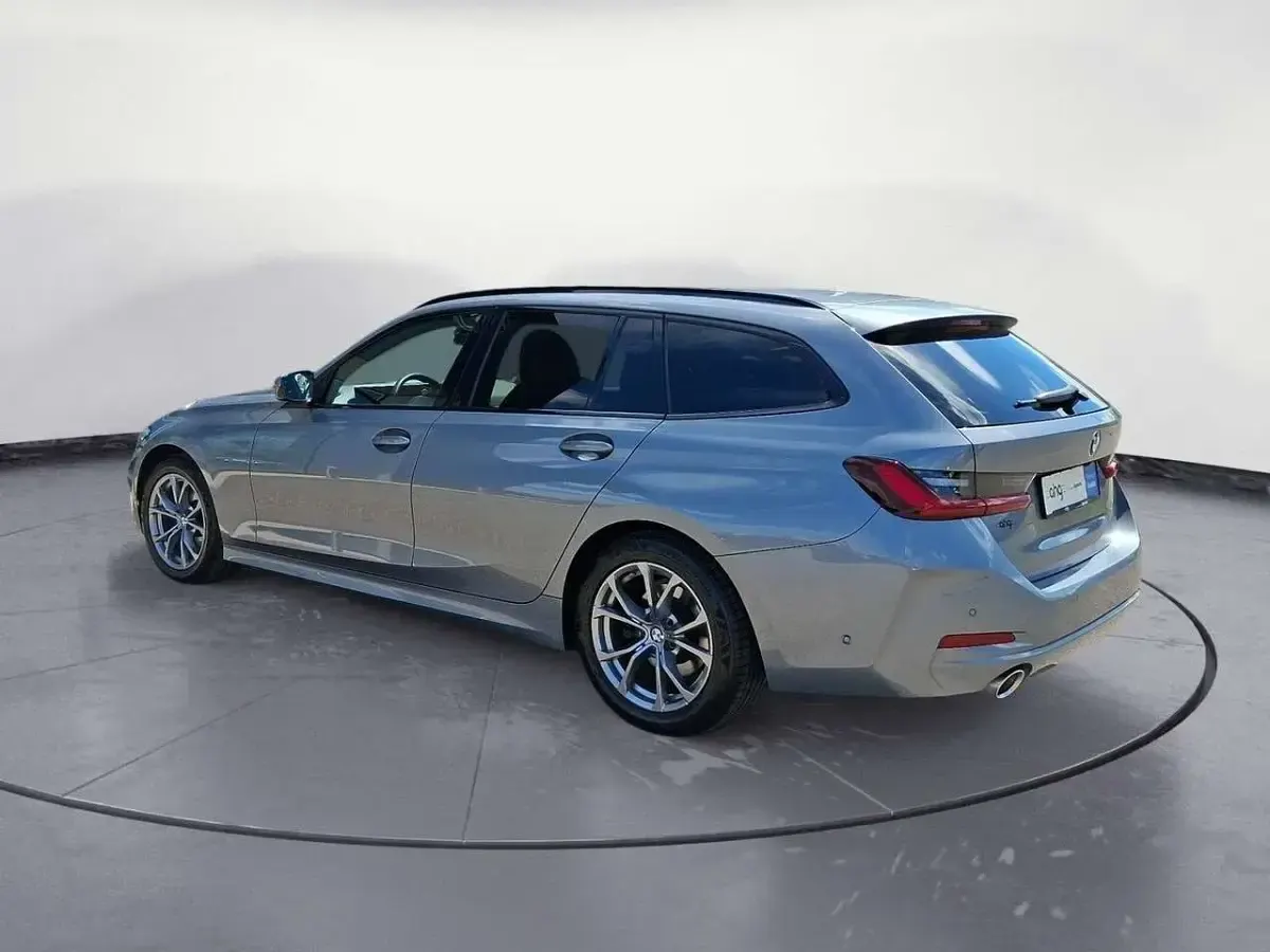 Gebraucht BMW 318 Shadowline 150 PS (110 kW) 2023 Grau Kombi