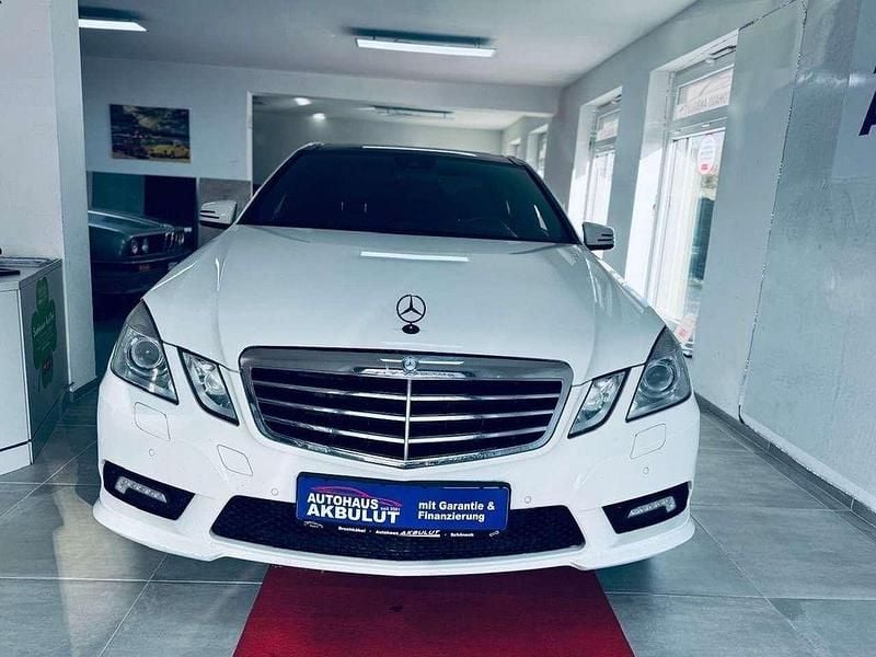 Gebraucht Mercedes E350 265 PS (194 kW) 2011 Calcitweiss  unilack Limousine
