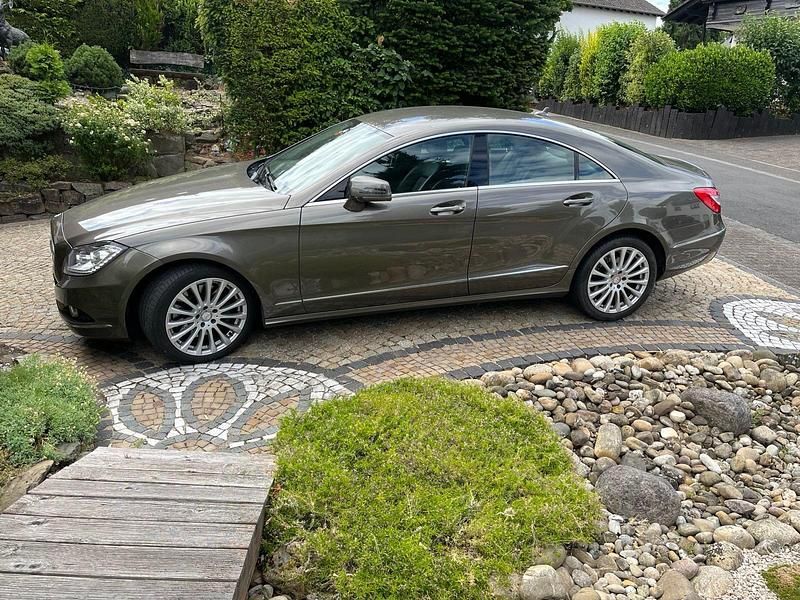 Grau Gebraucht 2013 Mercedes CLS350 Coupé | 18.600 € (Guter Preis) - Bild 1/4