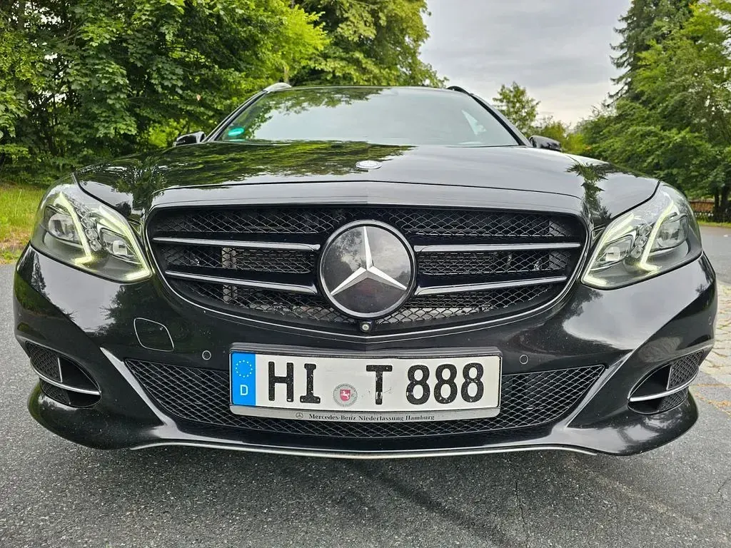 Gebraucht Mercedes E250 204 PS (150 kW) 2014 Schwarz Limousine