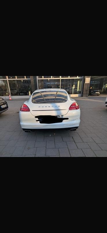Gebraucht Porsche Panamera 250 PS (183 kW) 2012 Andere farben Kleinwagen