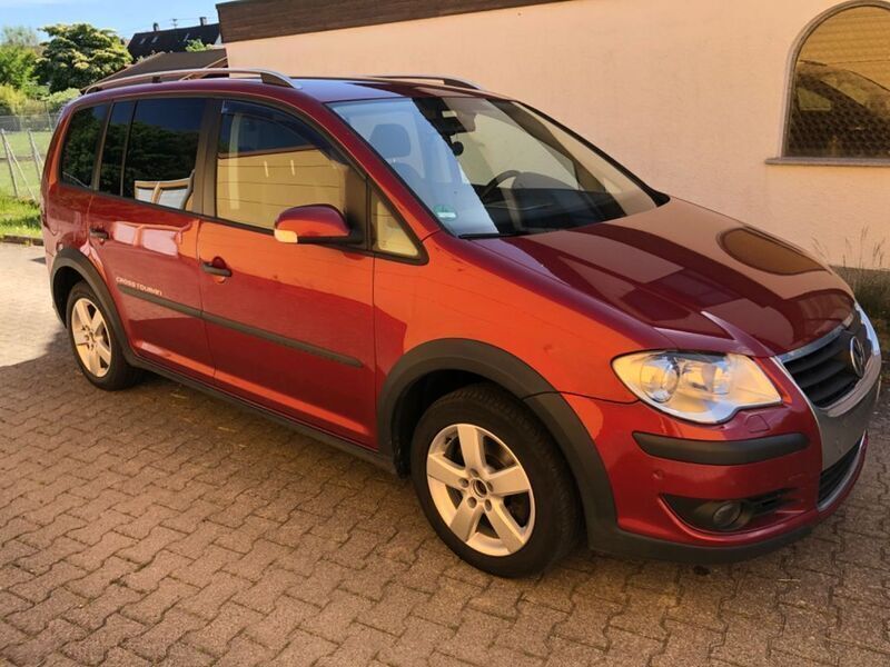 Rot Gebraucht 2007 VW Touran Cross Van / Kleinbus | 4.400 € (Superpreis) - Bild 1/4
