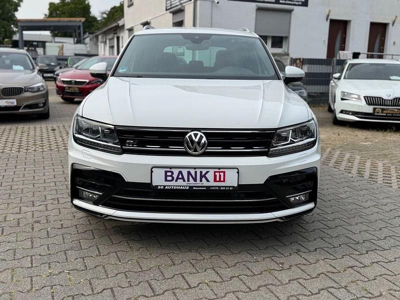Pure white Gebraucht 2017 VW Tiguan Highline SUV | 22.999 € (Fairer Preis) - Bild 1/4