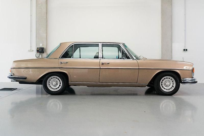 Gebraucht Mercedes 300 250 PS (183 kW) 1971 Braun Limousine