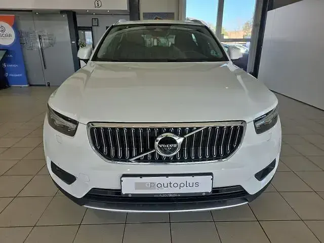 Używany Volvo XC40 Plus 197 KM (144 kW) 2022 Beżowy SUV