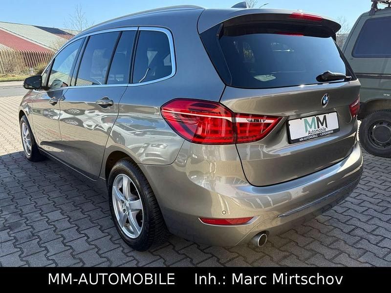 Gebraucht BMW 218 Luxury Line 150 PS (110 kW) 2015 Platinsilber metallic Van / Kleinbus