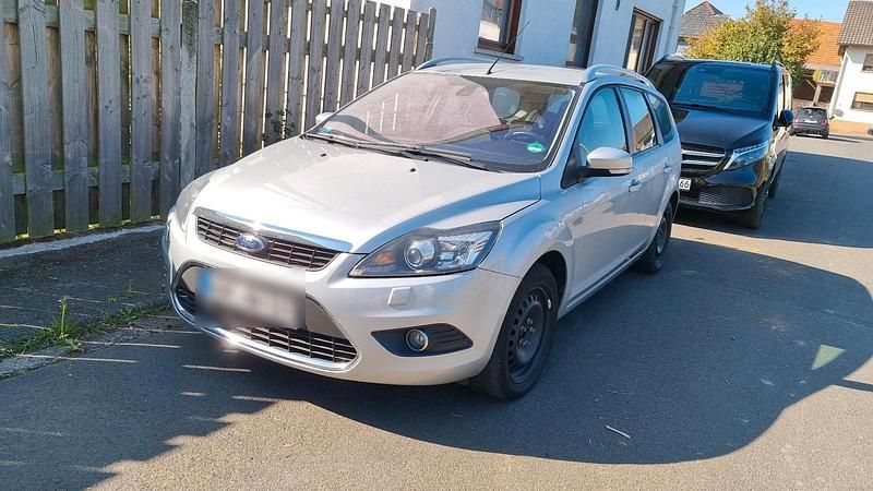 Silber Gebraucht 2009 Ford Focus Titanium Kombi | 4.900 € (Fairer Preis) - Bild 1/4