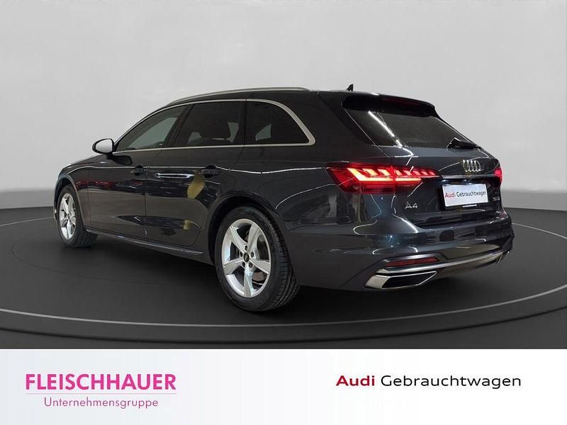 Gebraucht Audi A4 Advanced Plus 163 PS (119 kW) 2022 Grau Kombi
