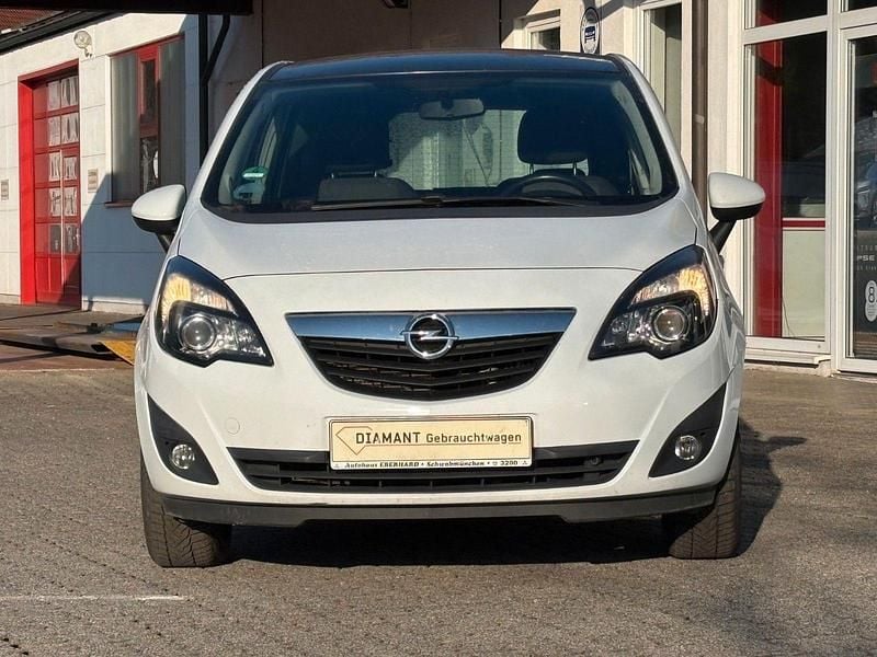 Gebraucht Opel Meriva Design Edition 120 PS (88 kW) 2011 Weiß Van / Kleinbus
