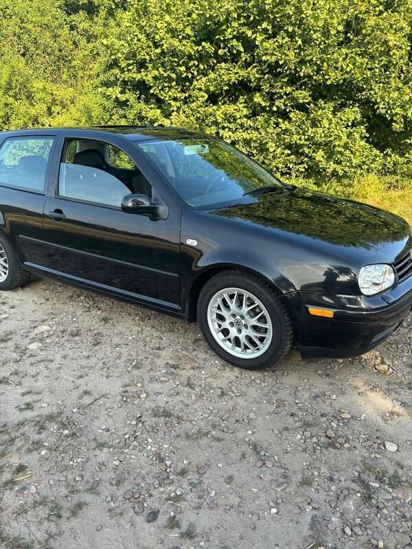 Schwarz Gebraucht 2002 VW Golf IV Limousine | 2.250 € (Fairer Preis) - Bild 1/4
