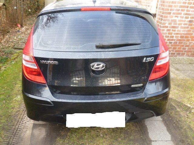 Second-hand Hyundai i30 90 CP (66 kW) 2011 Negru Berlinǎ