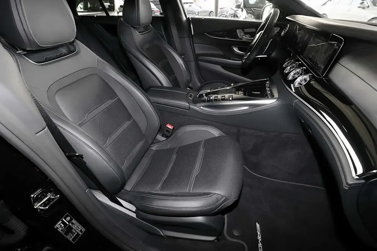Gebraucht Mercedes AMG GT 43 AMG 367 PS (269 kW) 2021 Metalliclack obsidianschwarz Coupé