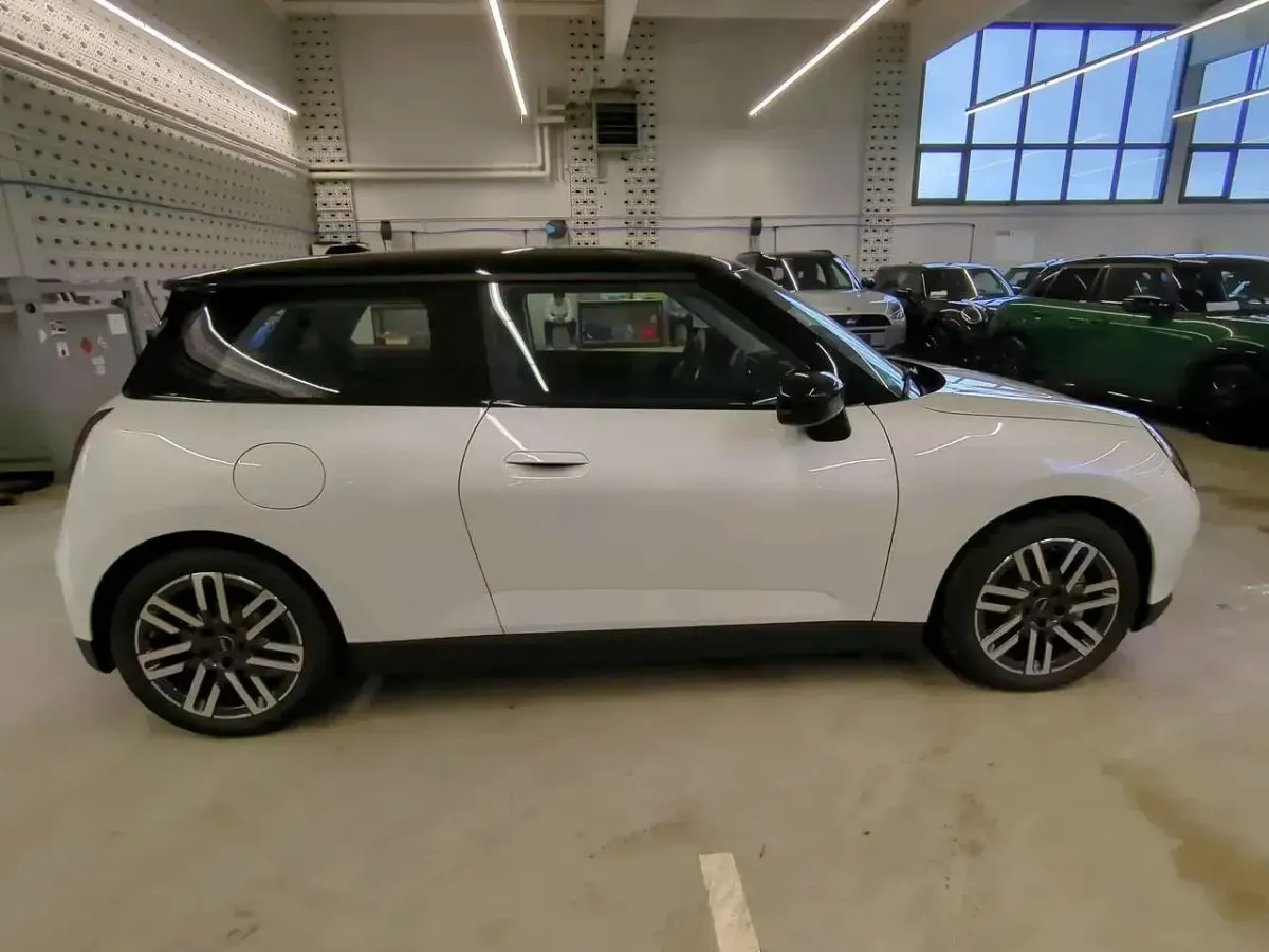 Gebraucht Mini Cooper Classic 135 kW (184 PS) 2025 Weiß Kleinwagen