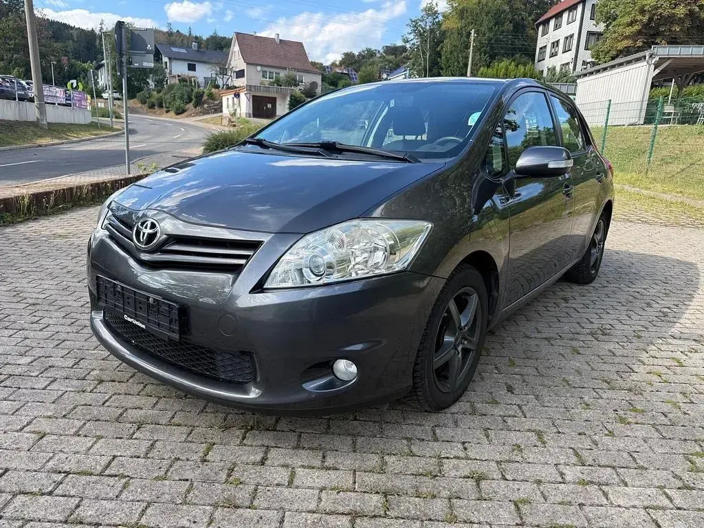 Gebraucht Toyota Auris 132 PS (97 kW) 2010 Grau Kleinwagen