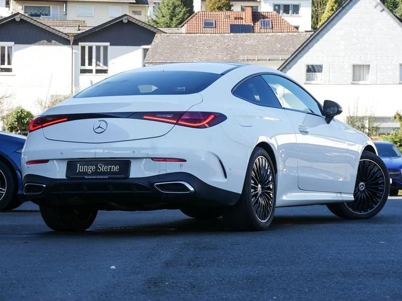 Gebraucht Mercedes 180 AMG 170 PS (125 kW) 2024 Weiss polarweiß Limousine