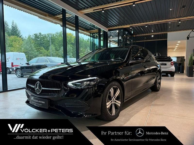 Schwarz Gebraucht 2022 Mercedes C220 Night Limousine | 33.949 € (Fairer Preis) - Bild 1/4