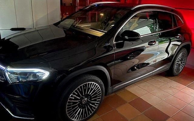 Gebraucht Mercedes EQA250 AMG 139 kW (190 PS) 2021 Schwarz SUV