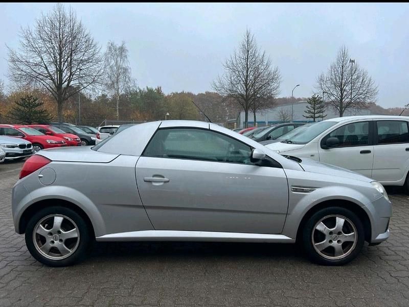Gebraucht Opel Tigra 125 PS (91 kW) 2004 Silber Cabrio