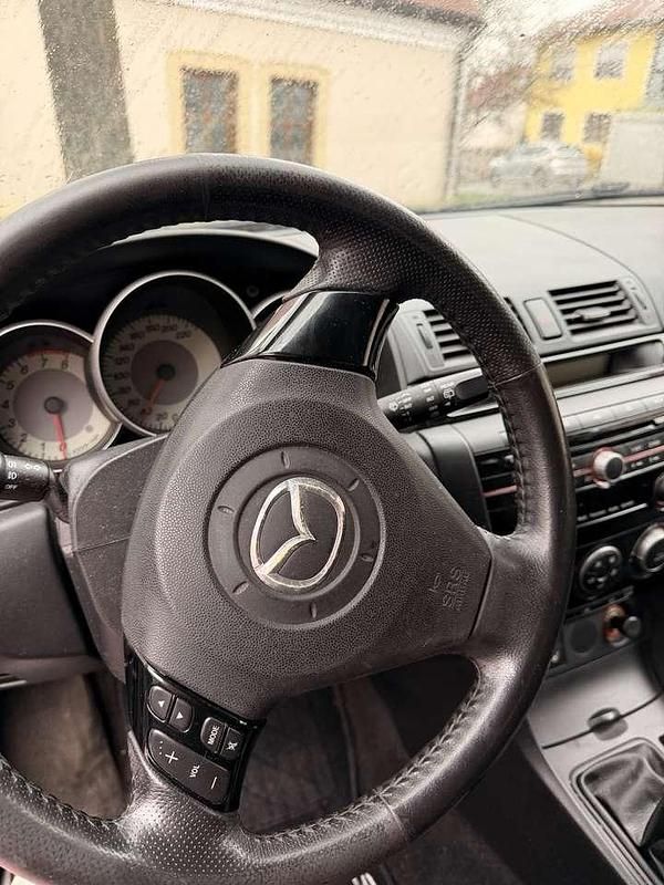 Usata Mazda 3 Active 105 CV (77 kW) 2009 Blu Berlina