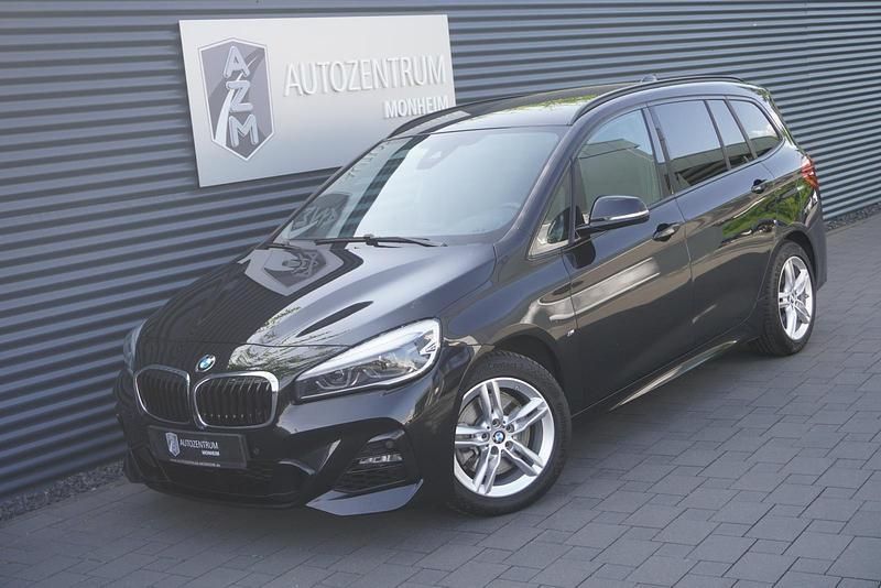 Black sapphire schwarz metallic Gebraucht 2018 BMW 220 Gran Tourer M Sport Van / Kleinbus | 20.990 € (Fairer Preis) - Bild 1/4