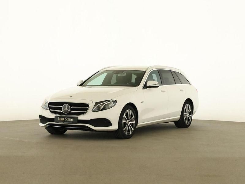 Gebraucht Mercedes E300 Avantgarde 306 PS (225 kW) 2020 Weiß Limousine