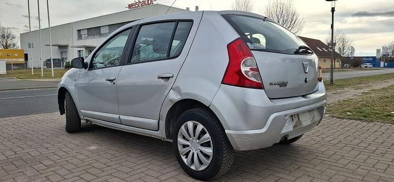 Gebraucht Dacia Sandero Lauréate 75 PS (55 kW) 2008 Grau Kleinwagen