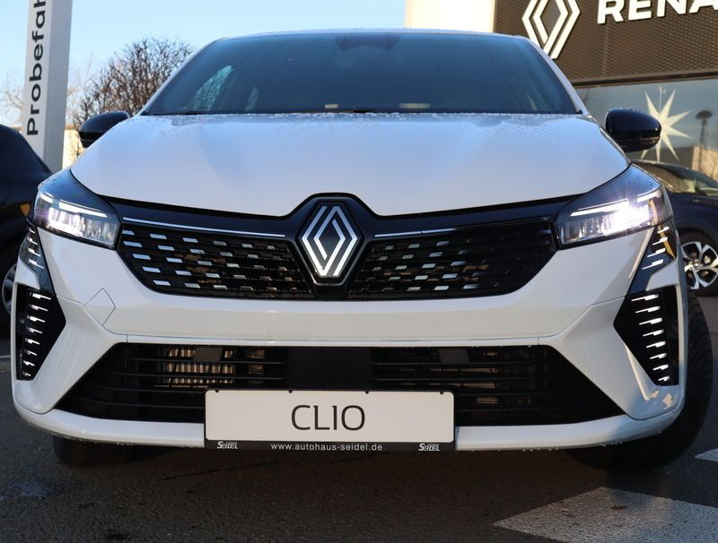 Gebraucht Renault Clio V Techno 91 PS (66 kW) 2022 Weiß Kleinwagen