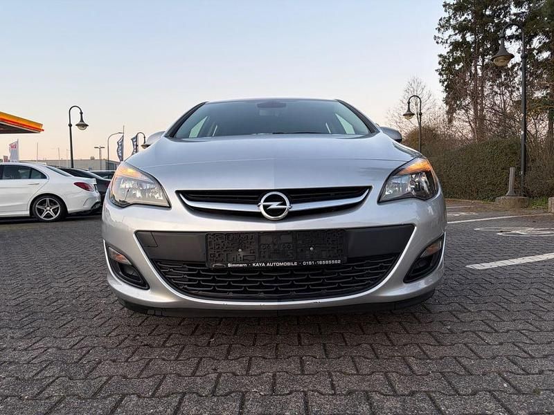 Gebraucht Opel Astra Selection 120 PS (88 kW) 2015 Silber Limousine