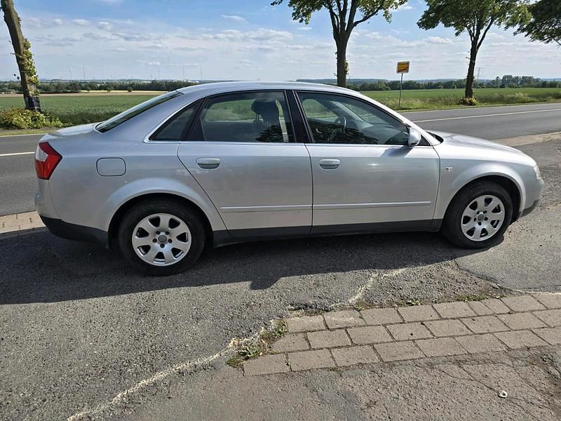 Gebraucht Audi A4 130 PS (95 kW) 2002 Silber Limousine