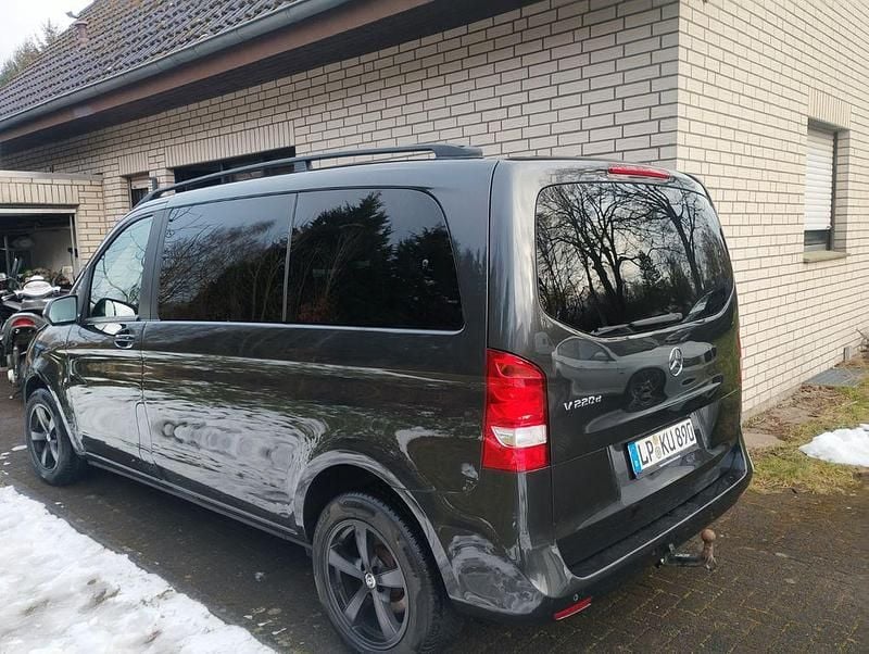Gebraucht Mercedes V220 163 PS (119 kW) 2020 Grau Van / Kleinbus