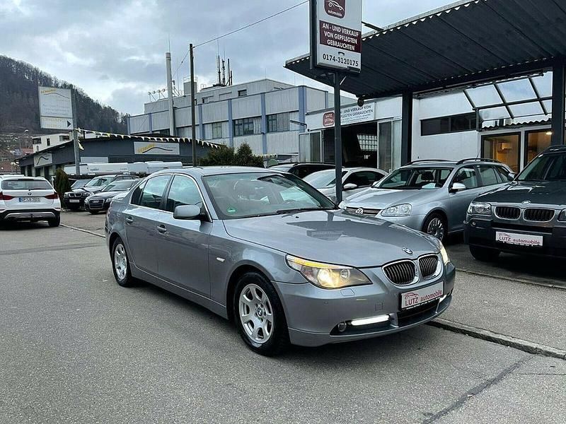 Silbergrau metallic Gebraucht 2006 BMW 523 Limousine | 4.000 € (Fairer Preis) - Bild 1/4