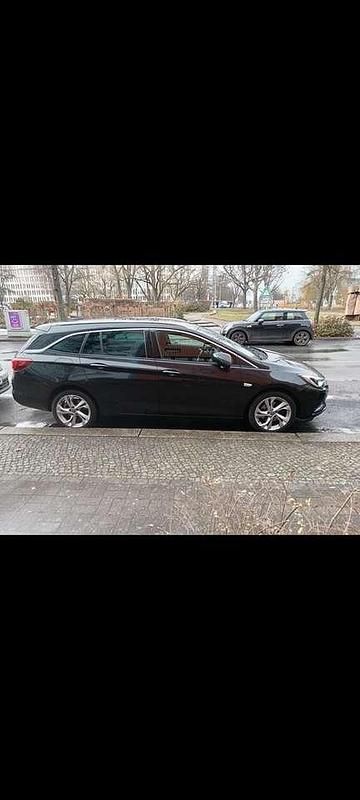 Gebraucht Opel Astra Edition 136 PS (100 kW) 2016 Schwarz Kombi