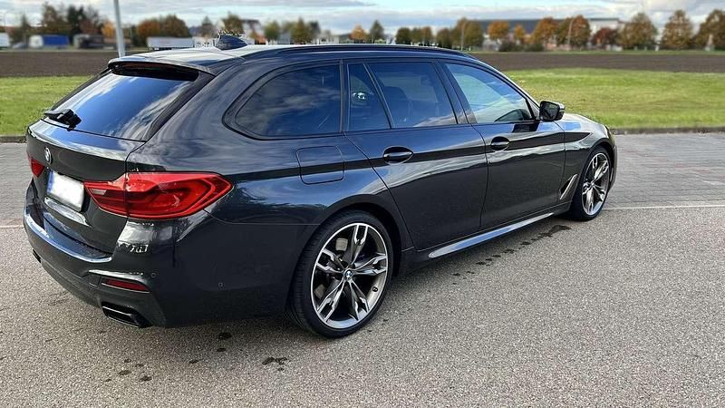 Gebraucht BMW M550 Performance 400 PS (294 kW) 2019 Grau Limousine