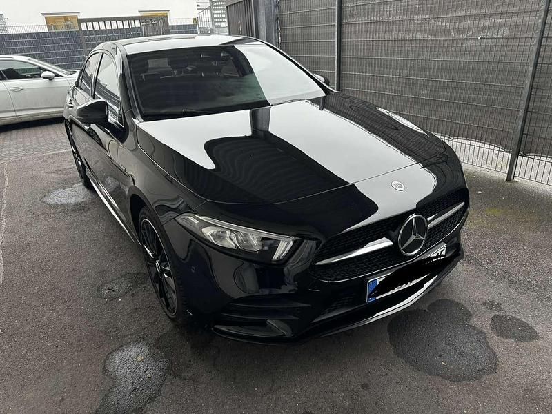 Gebraucht Mercedes A250 Edition 160 PS (117 kW) 2021 Schwarz Limousine