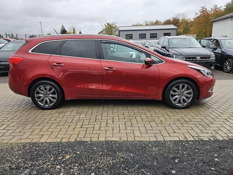 Gebraucht Kia Ceed Sportswagon 128 PS (94 kW) 2013 (aa1) infrarot met. Kombi